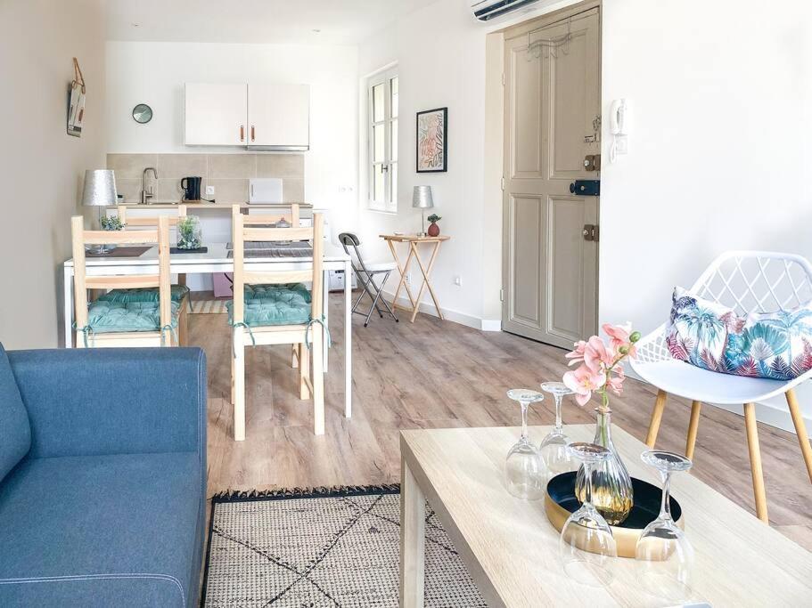 Le Cocon Des Halles 3 - Intra Muros - Ac Clim - Wifi Apartamento Avinhão Exterior foto